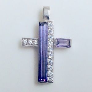 18KT White Gold and Amethyst Cross Pendant